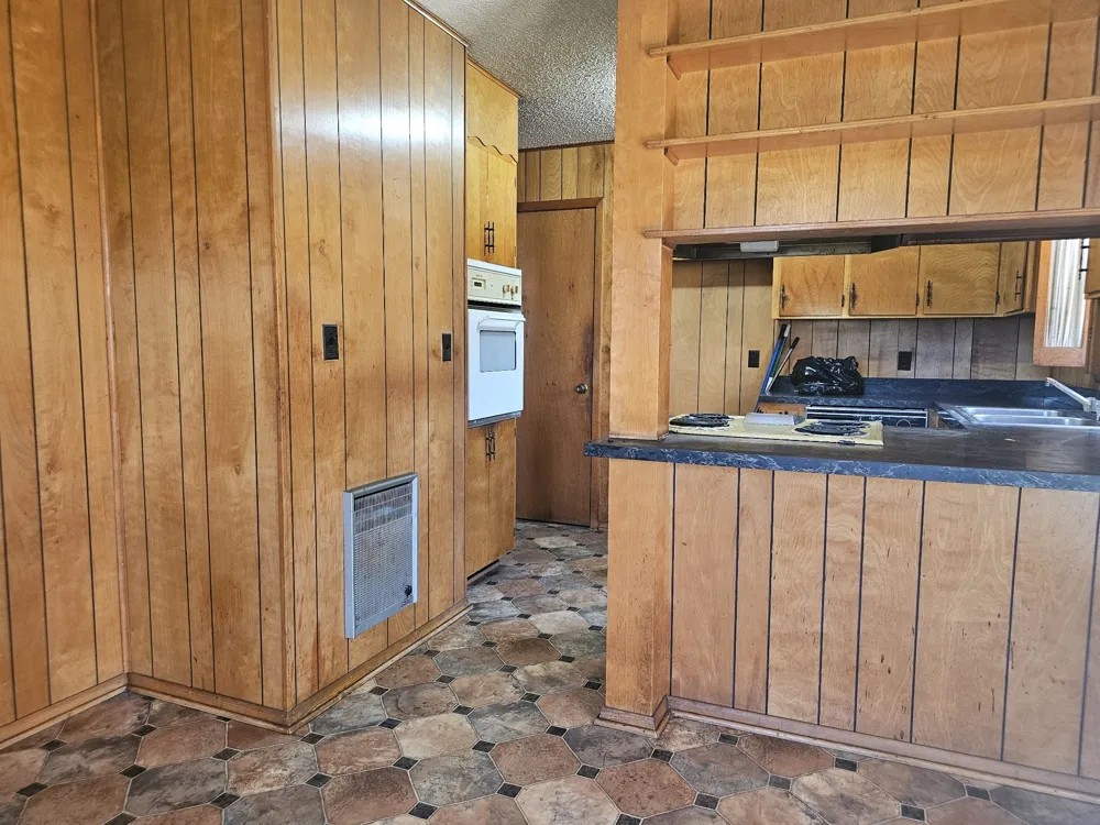 1077 Rock Ave Palmer, TN 37365