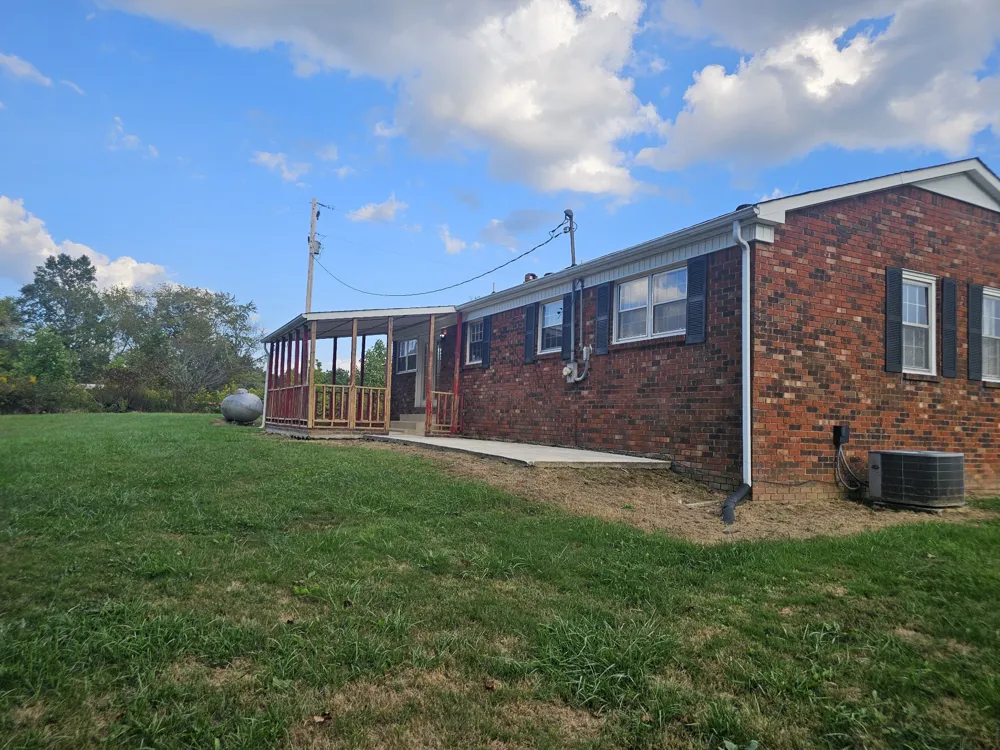 1077 Rock Ave Palmer, TN 37365