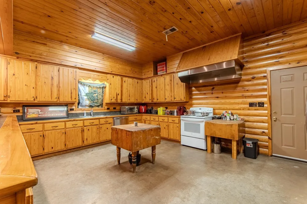 1075 Hwy 203 Savannah, TN 38372