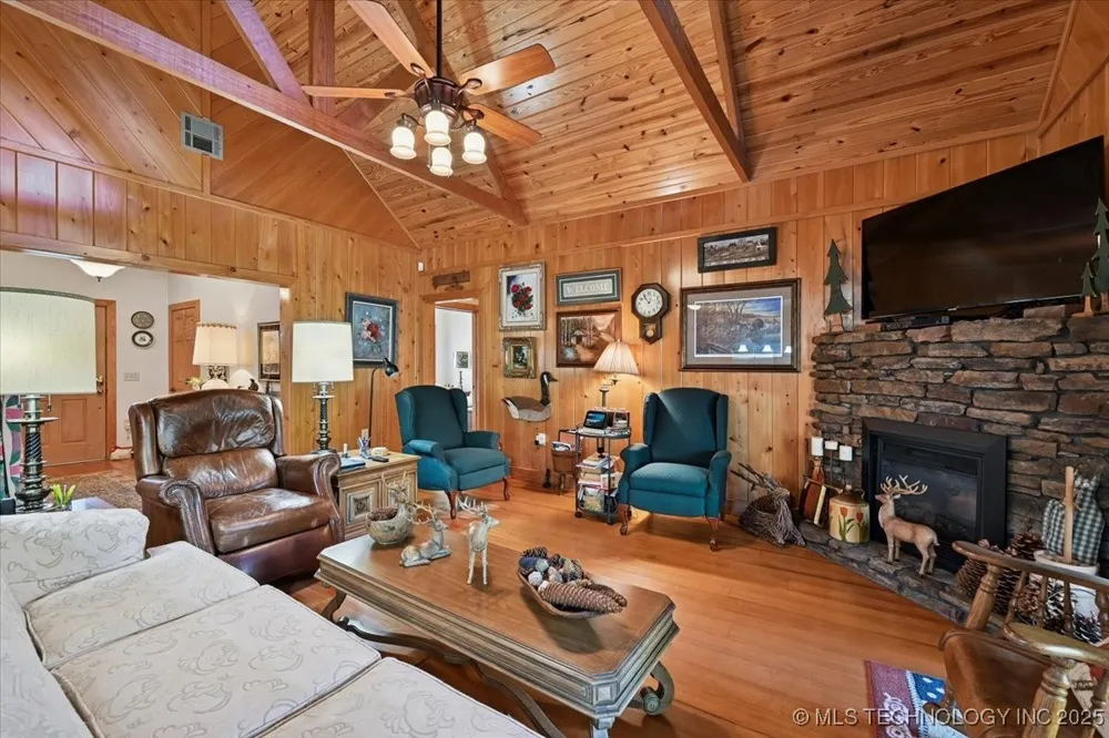 22217 US Hwy 59 Spiro, OK 74959