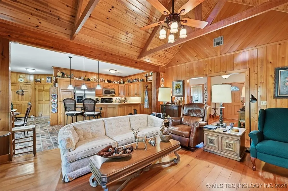 22217 US Hwy 59 Spiro, OK 74959