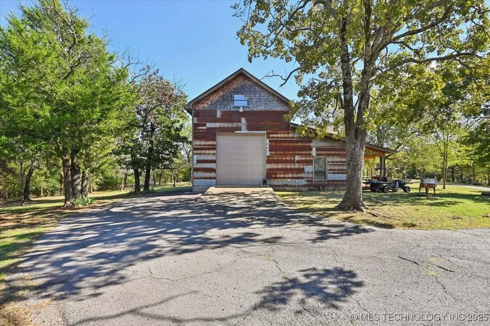 22217 US Hwy 59 Spiro, OK 74959