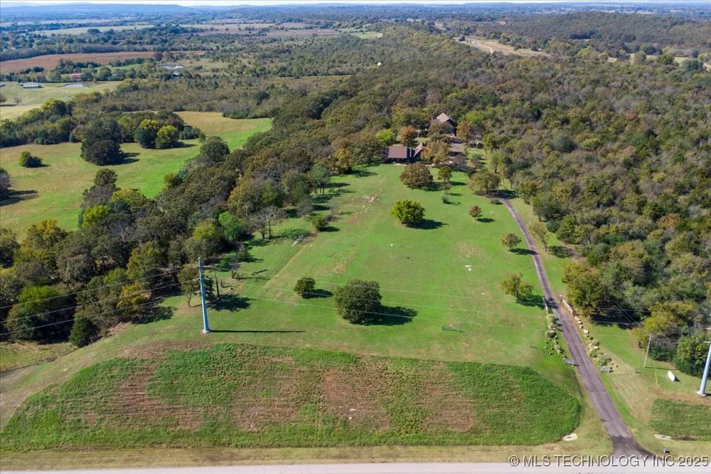 22217 US Hwy 59 Spiro, OK 74959