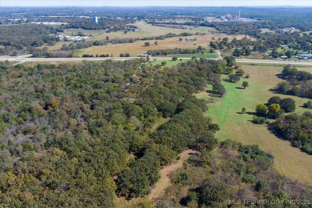 22217 US Hwy 59 Spiro, OK 74959