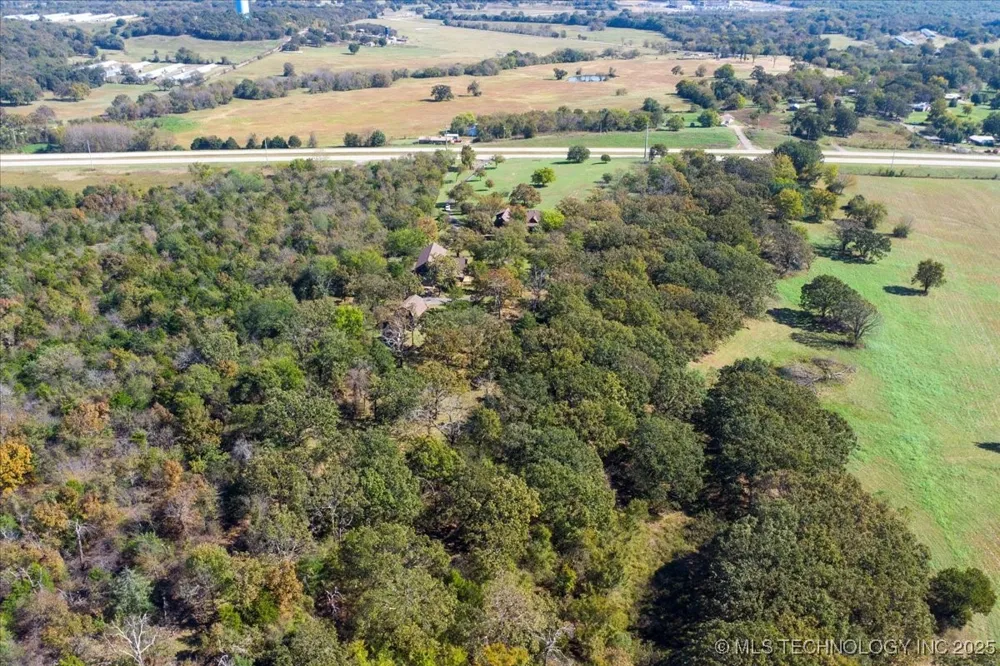 22217 US Hwy 59 Spiro, OK 74959