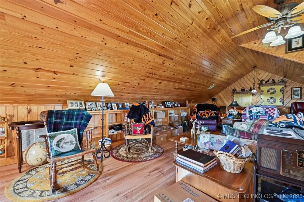 22217 US Hwy 59 Spiro, OK 74959