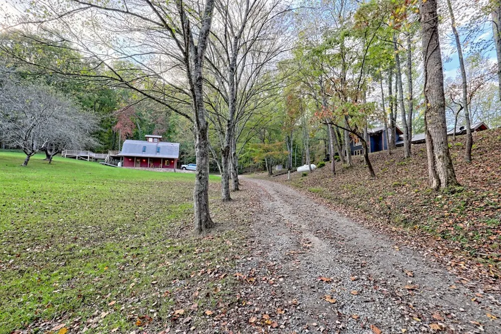 3147 Old Hwy 64 W Warne, NC 28909