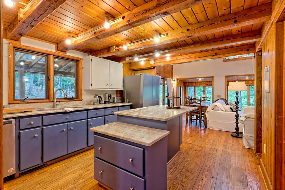 3147 Old Hwy 64 W Warne, NC 28909