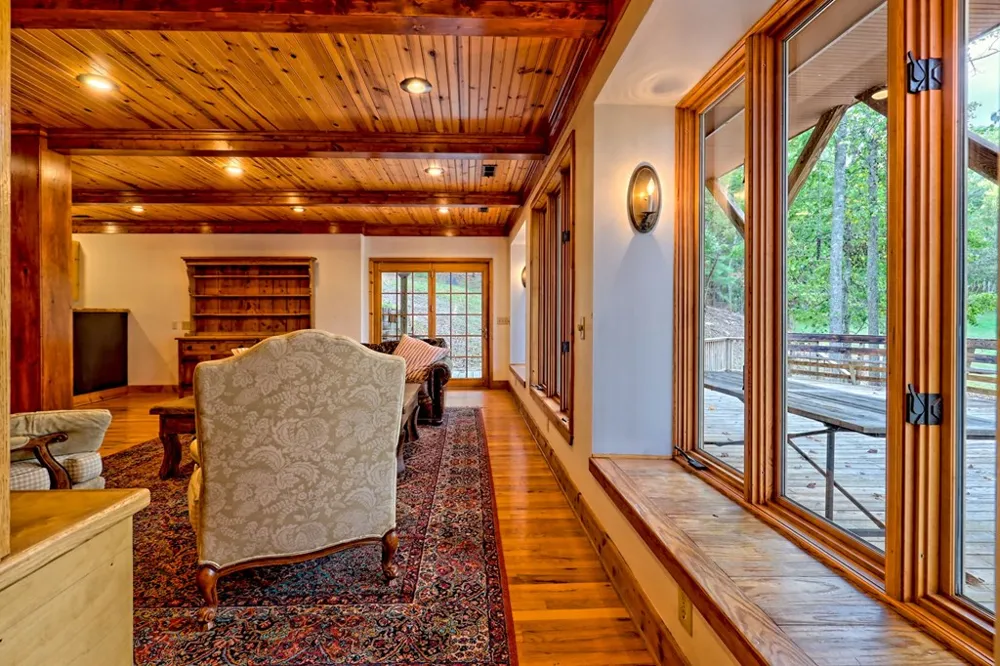 3147 Old Hwy 64 W Warne, NC 28909