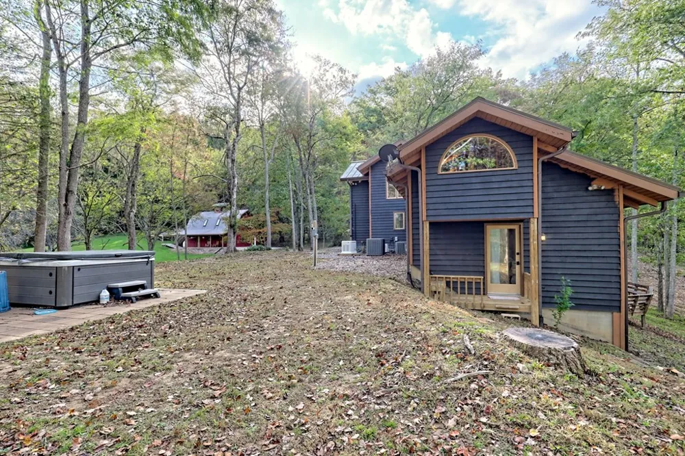 3147 Old Hwy 64 W Warne, NC 28909