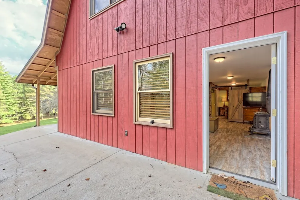 3147 Old Hwy 64 W Warne, NC 28909