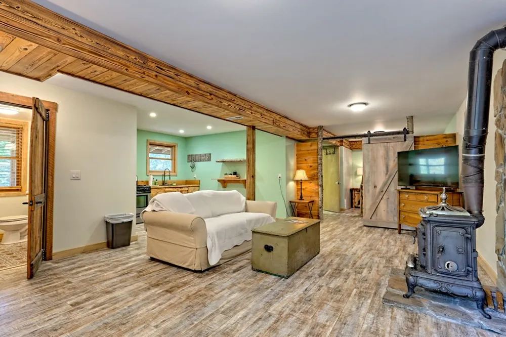 3147 Old Hwy 64 W Warne, NC 28909