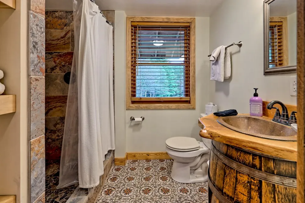 3147 Old Hwy 64 W Warne, NC 28909