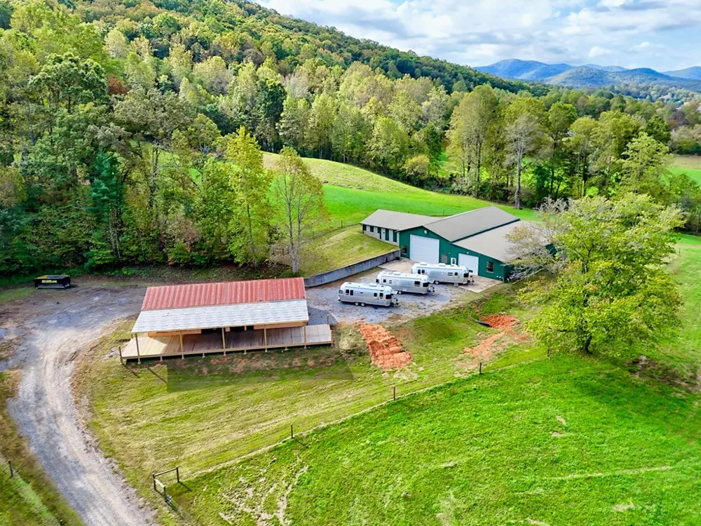 3147 Old Hwy 64 W Warne, NC 28909
