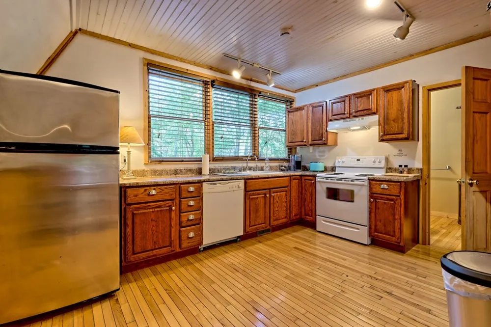 3147 Old Hwy 64 W Warne, NC 28909