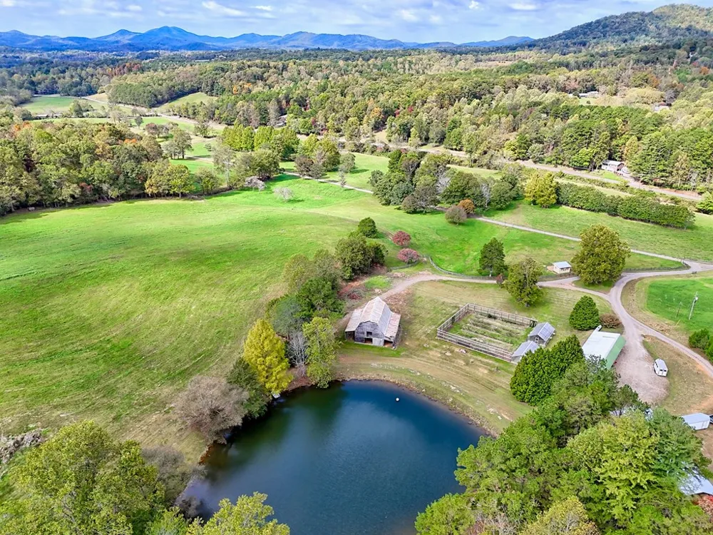 3147 Old Hwy 64 W Warne, NC 28909