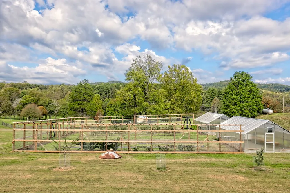 3147 Old Hwy 64 W Warne, NC 28909