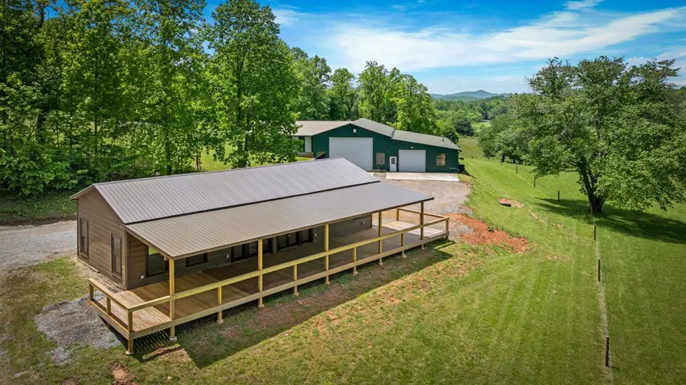 3147 Old Hwy 64 W Warne, NC 28909