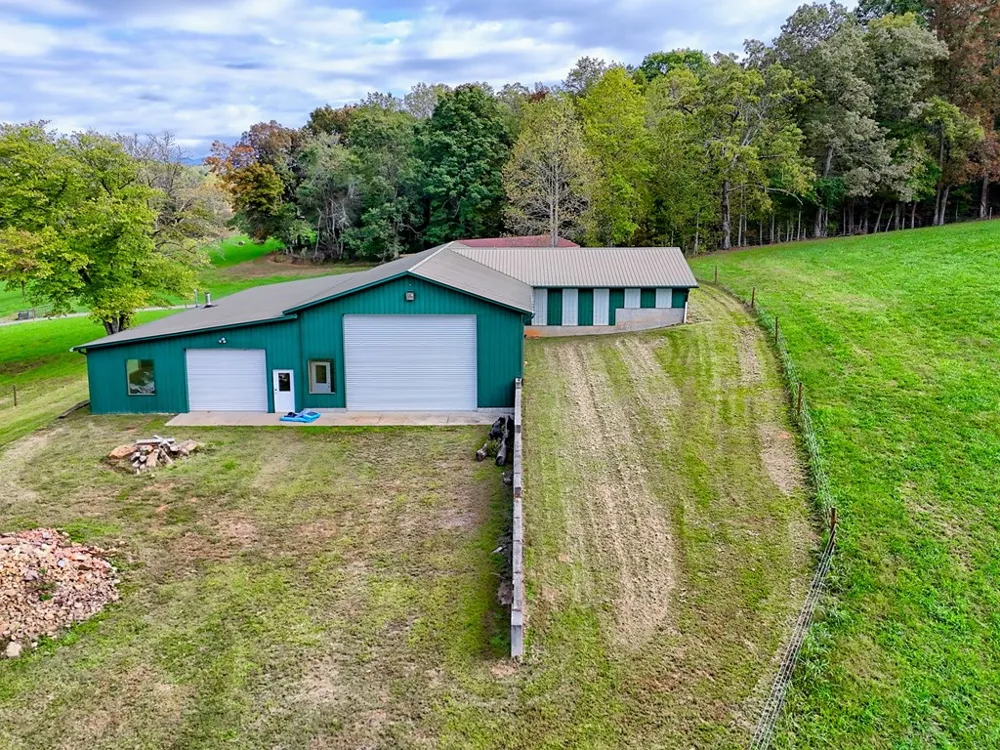 3147 Old Hwy 64 W Warne, NC 28909