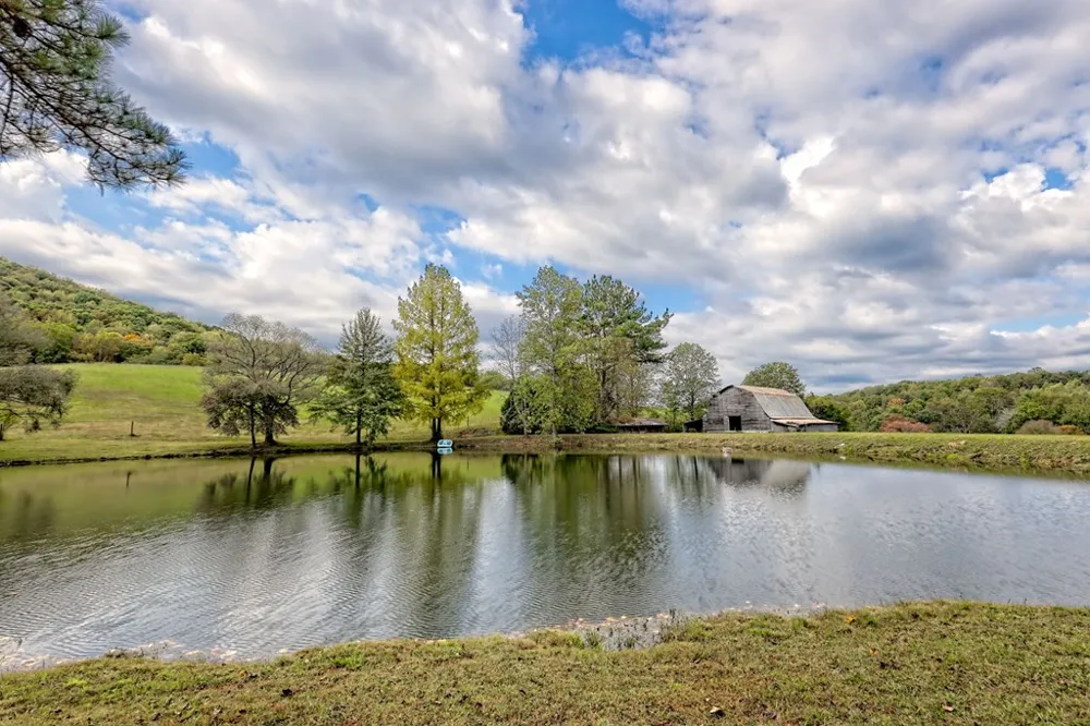 3147 Old Hwy 64 W Warne, NC 28909