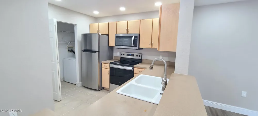 940 Village Trail #3-205 Port Orange, FL 32127