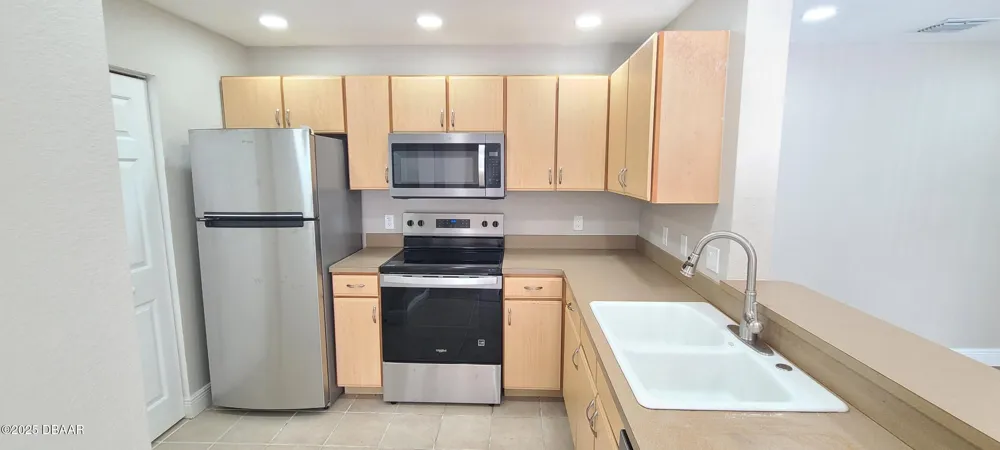 940 Village Trail #3-205 Port Orange, FL 32127