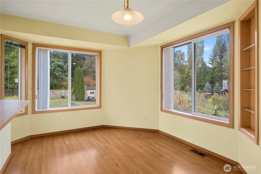 21103 16th Street E Lake Tapps, WA 98391
