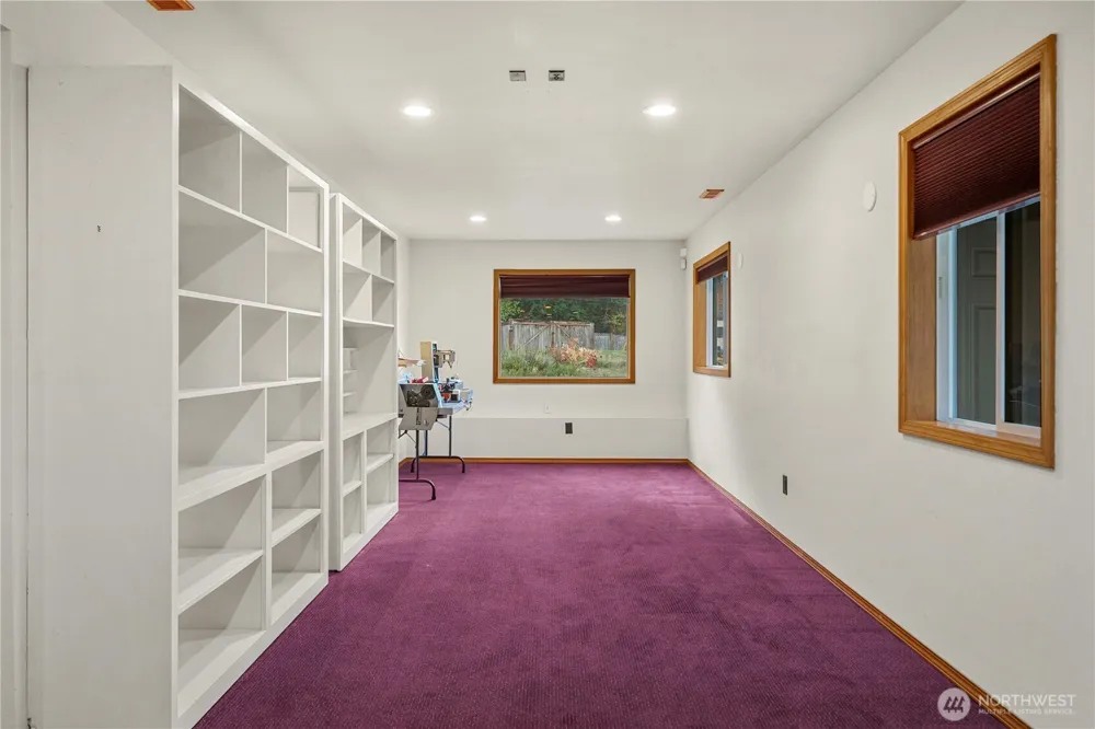 21103 16th Street E Lake Tapps, WA 98391