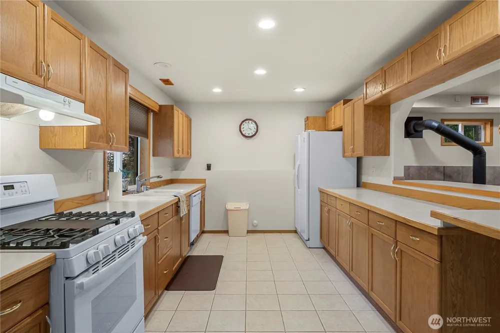 21103 16th Street E Lake Tapps, WA 98391