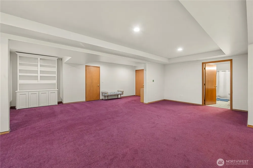 21103 16th Street E Lake Tapps, WA 98391