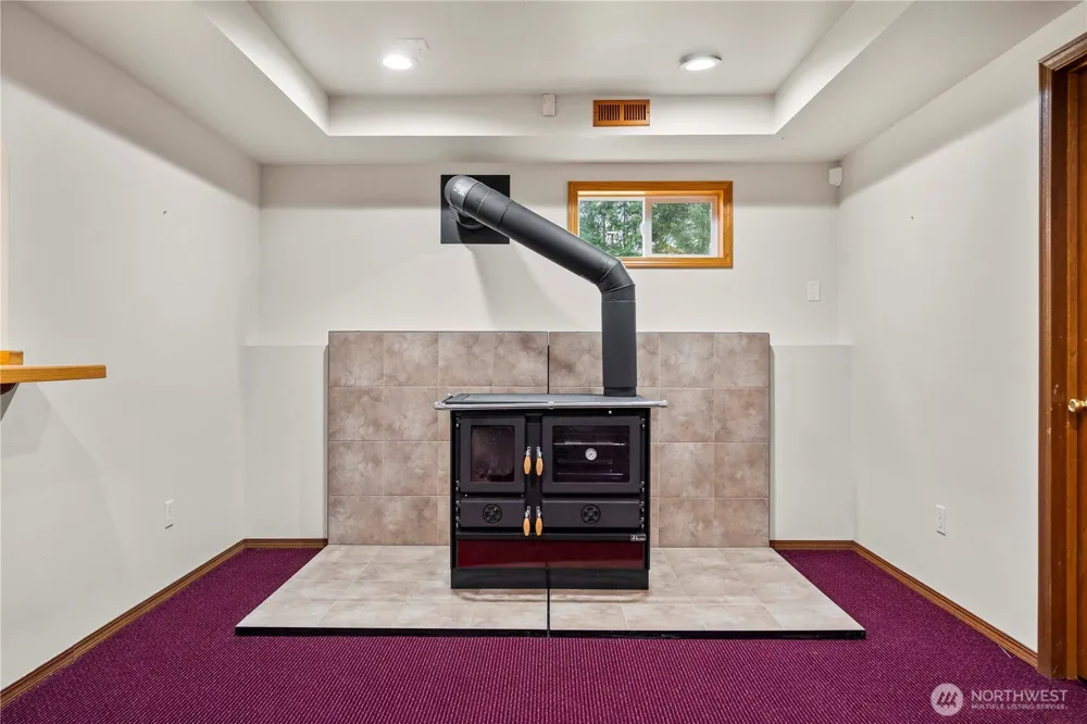21103 16th Street E Lake Tapps, WA 98391
