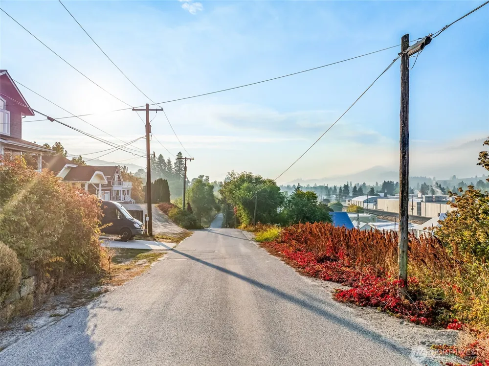 14 -18 High Street Peshastin, WA 98847