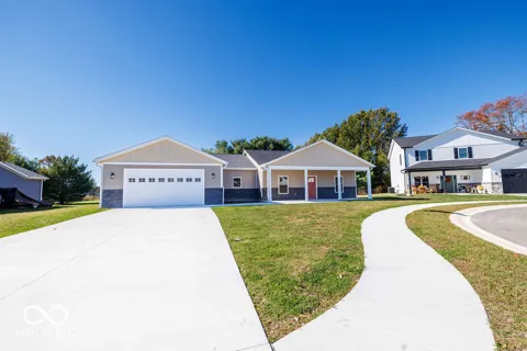 534 E Dogwood Court