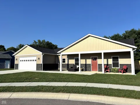 534 E Dogwood Court