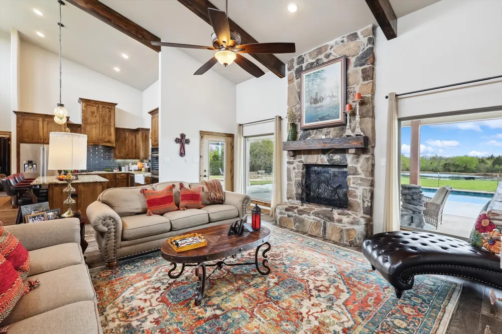 812 Mckenzie Road Tioga, TX 76271
