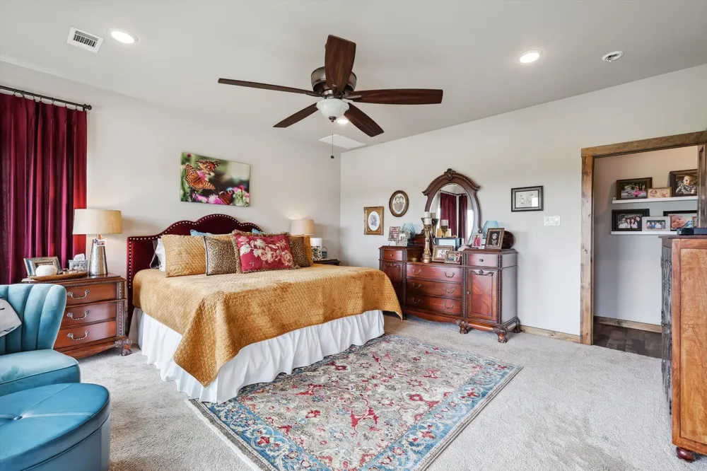 812 Mckenzie Road Tioga, TX 76271