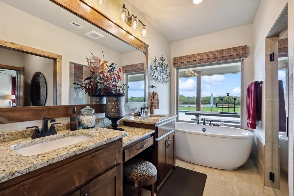 812 Mckenzie Road Tioga, TX 76271