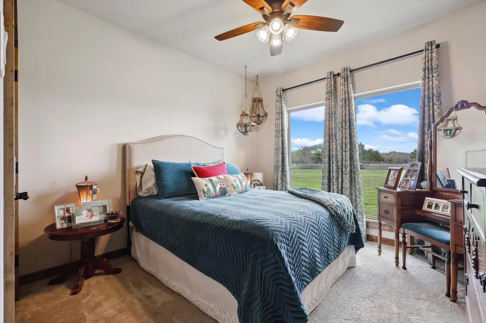812 Mckenzie Road Tioga, TX 76271