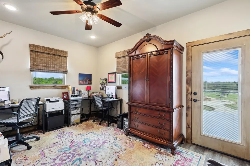 812 Mckenzie Road Tioga, TX 76271