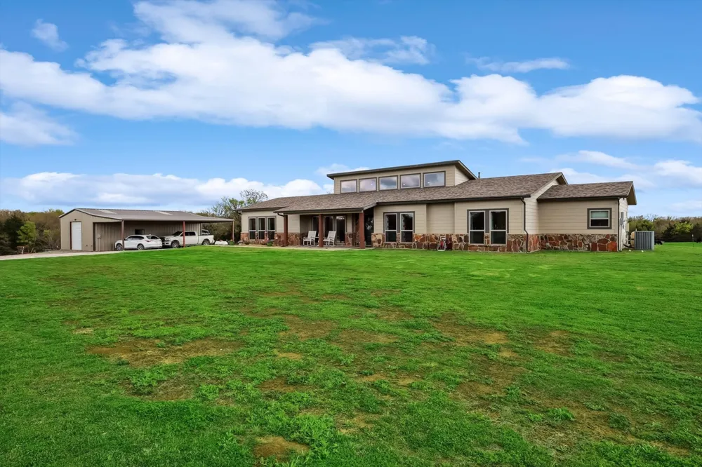 812 Mckenzie Road Tioga, TX 76271