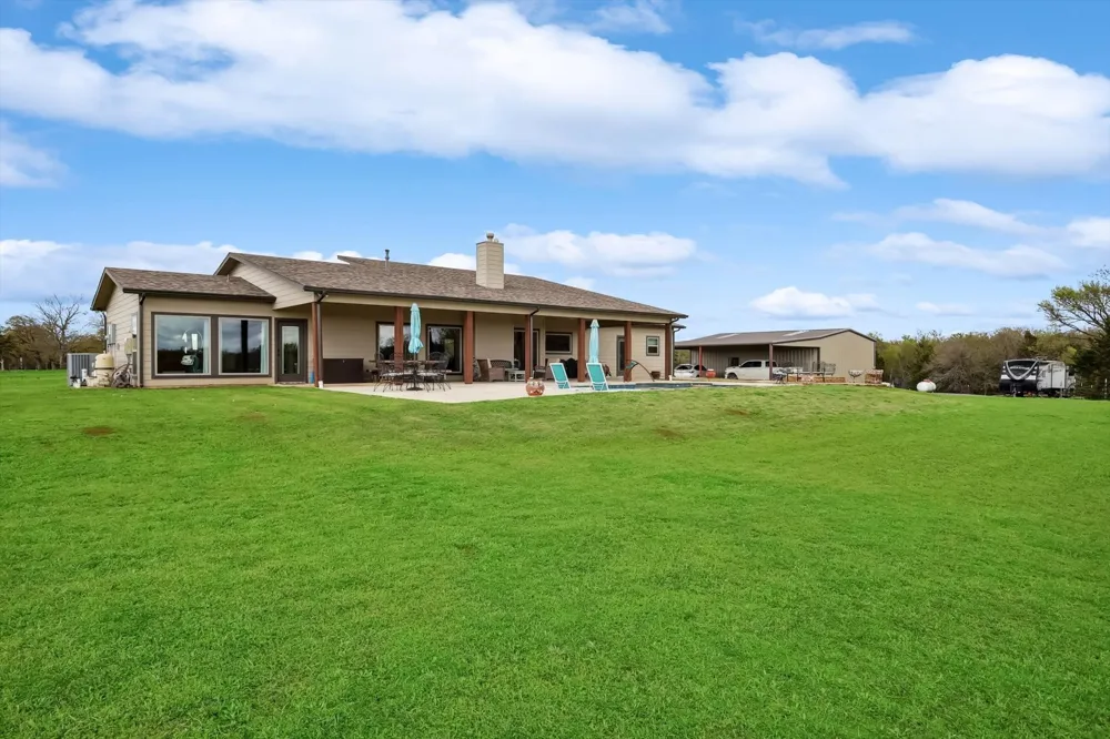 812 Mckenzie Road Tioga, TX 76271