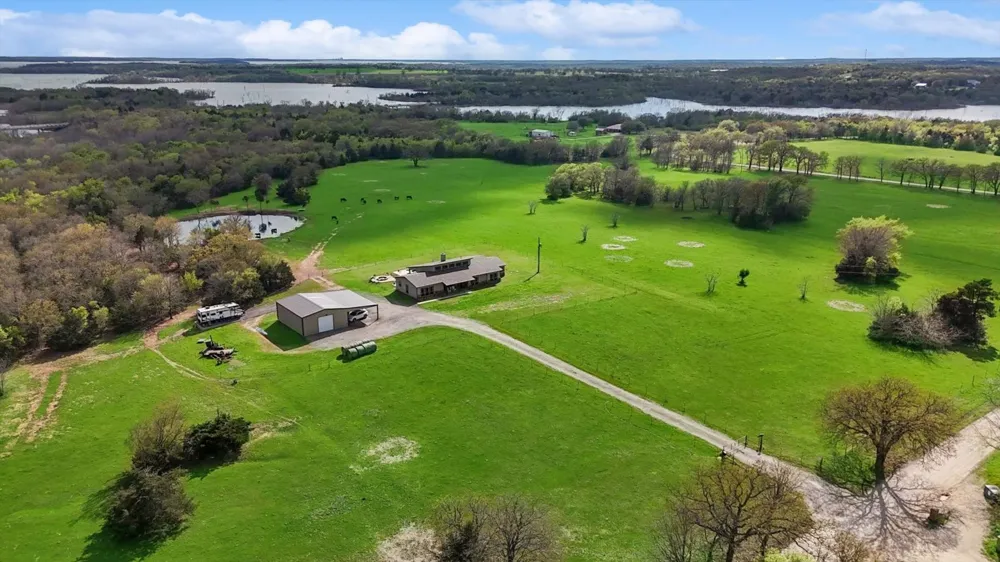 812 Mckenzie Road Tioga, TX 76271
