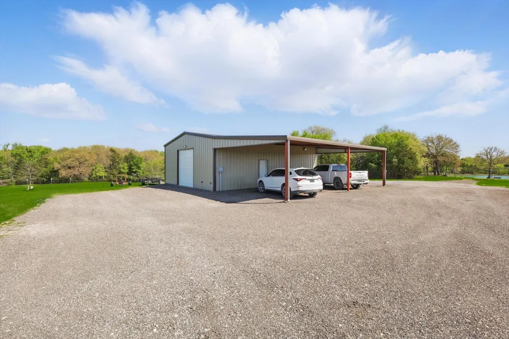 812 Mckenzie Road Tioga, TX 76271