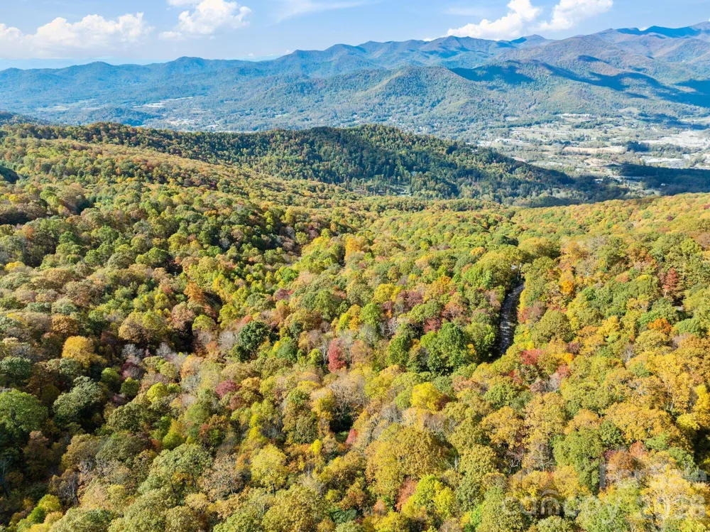 99999 Lytle Cove Road Swannanoa, NC 28778