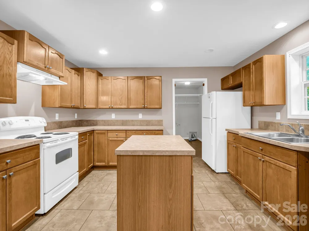 663 Landrum Road Columbus, NC 28722