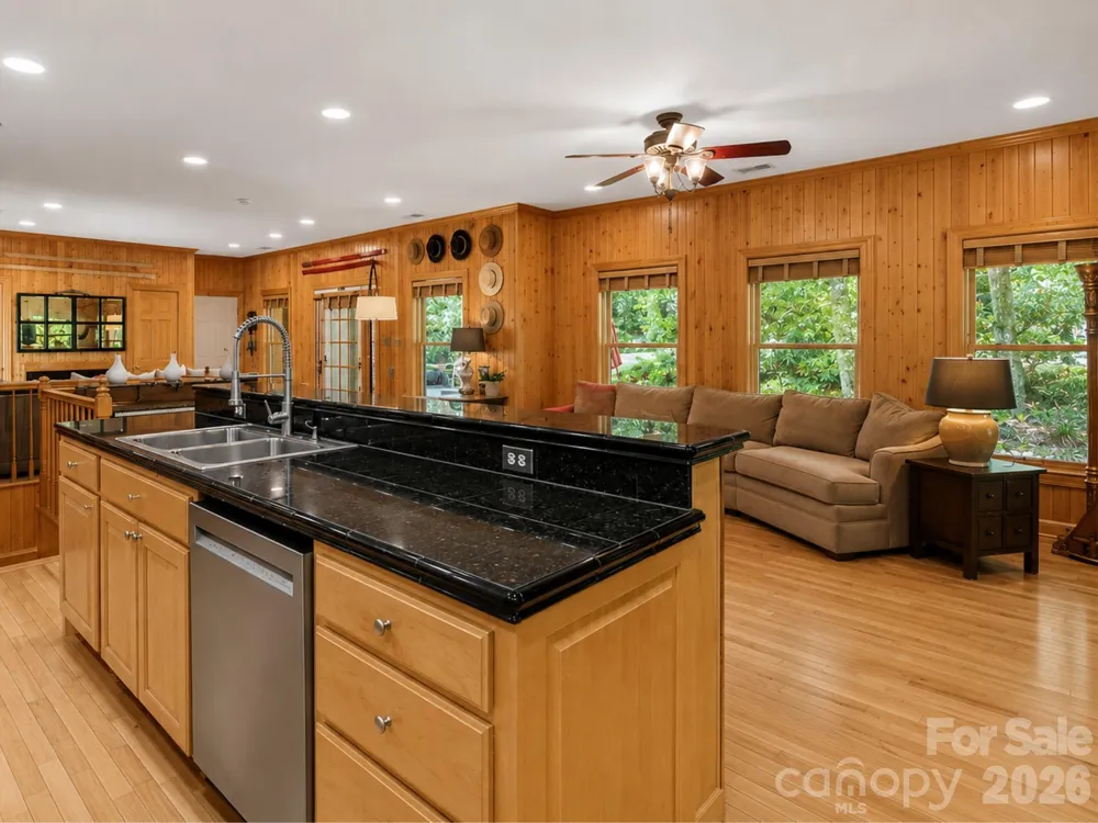 7255 Laurel Hill Drive Newland, NC 28657