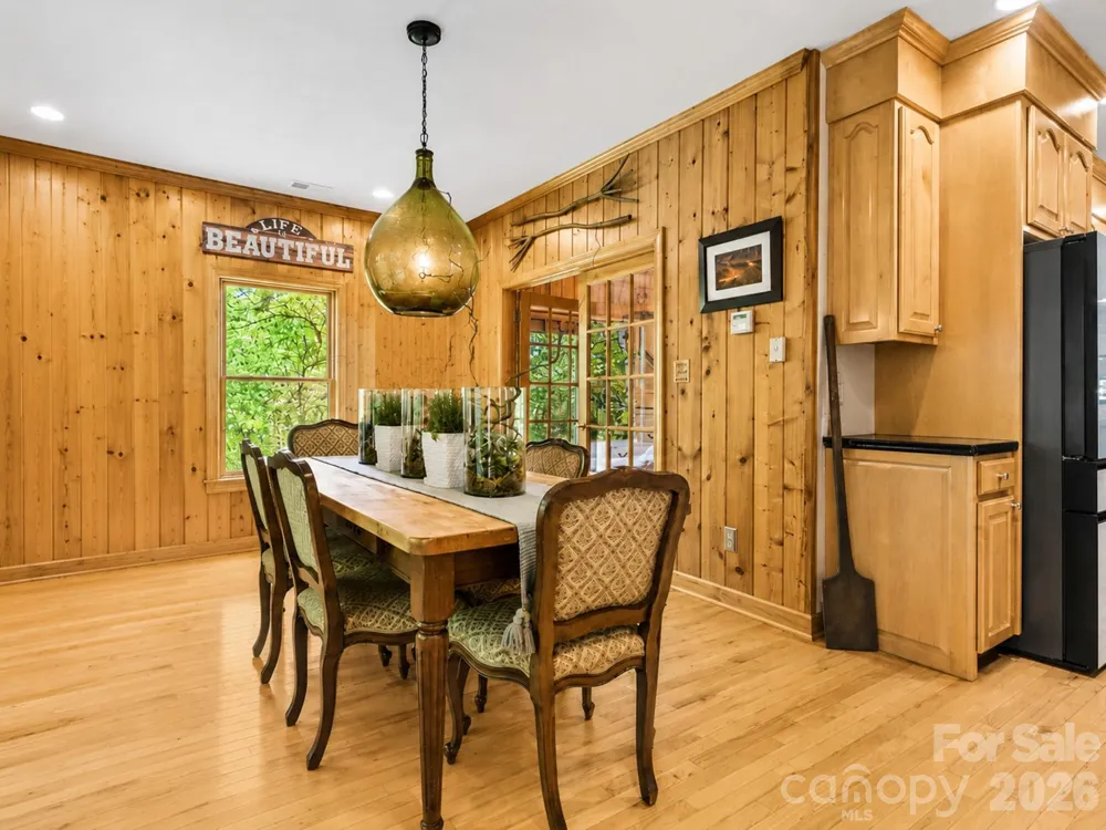 7255 Laurel Hill Drive Newland, NC 28657