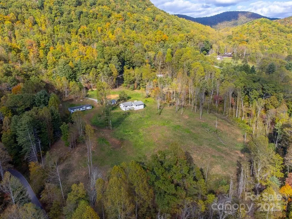8125 Ellijay Road Franklin, NC 28734
