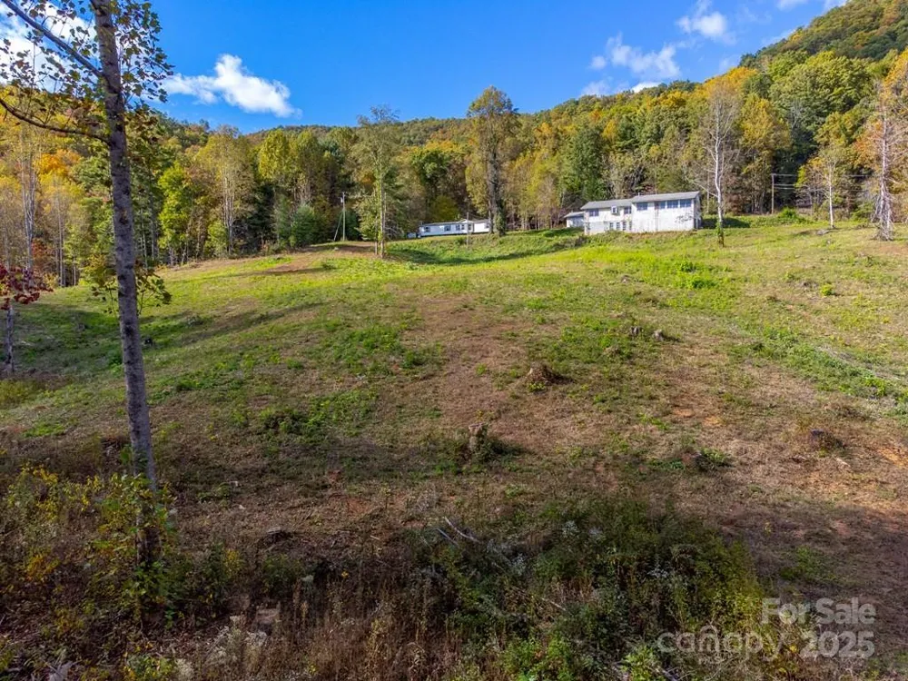 8125 Ellijay Road Franklin, NC 28734