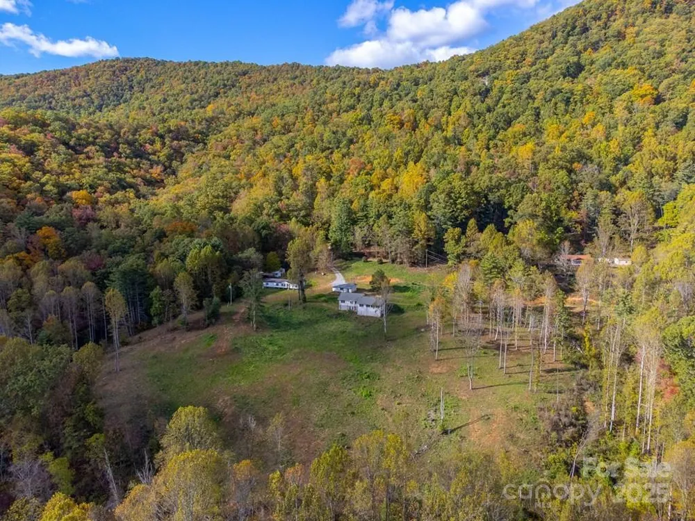 8125 Ellijay Road Franklin, NC 28734
